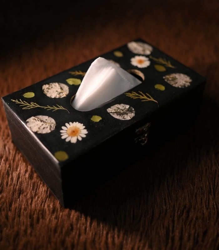 Midnight Daisy Bloom Tissue Box – Resin Coated Wooden
